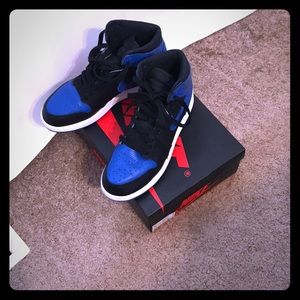 RETRO 1 HI OG BG JORDANS SIZE 6